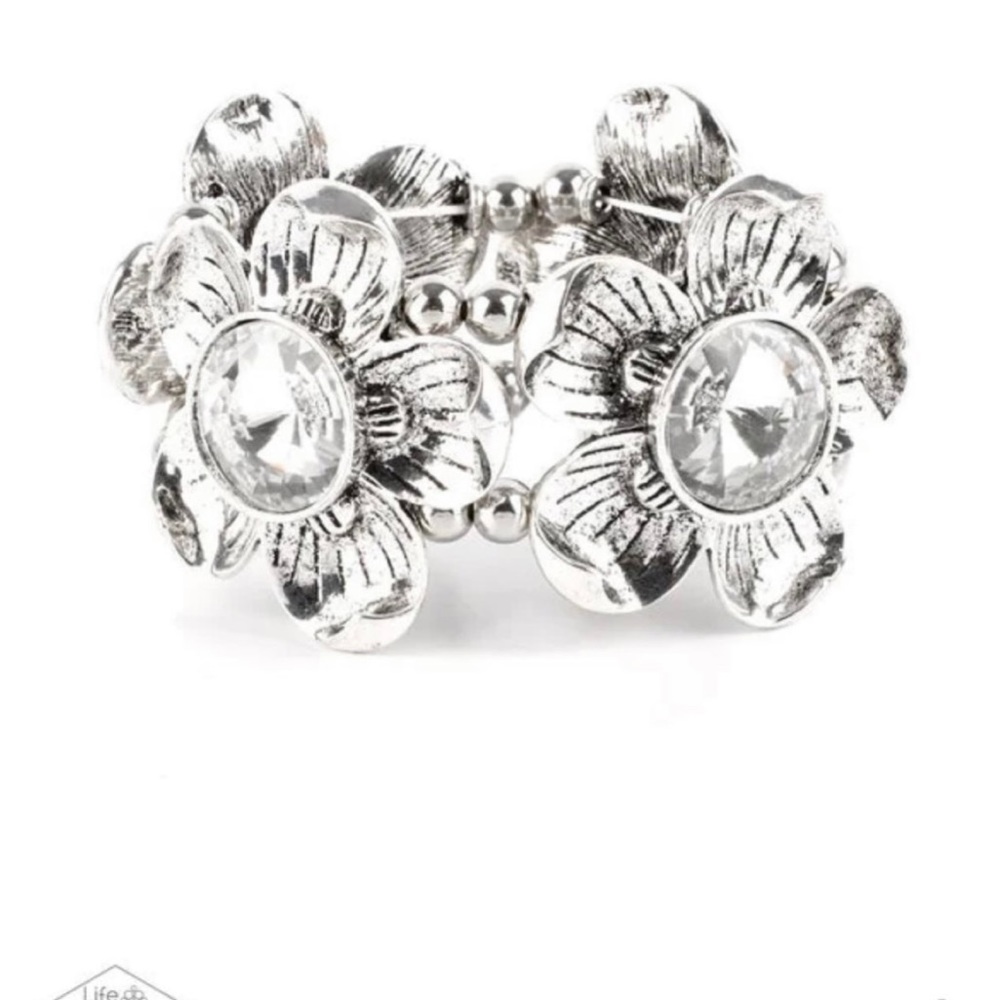 Stretchy bling bracelet